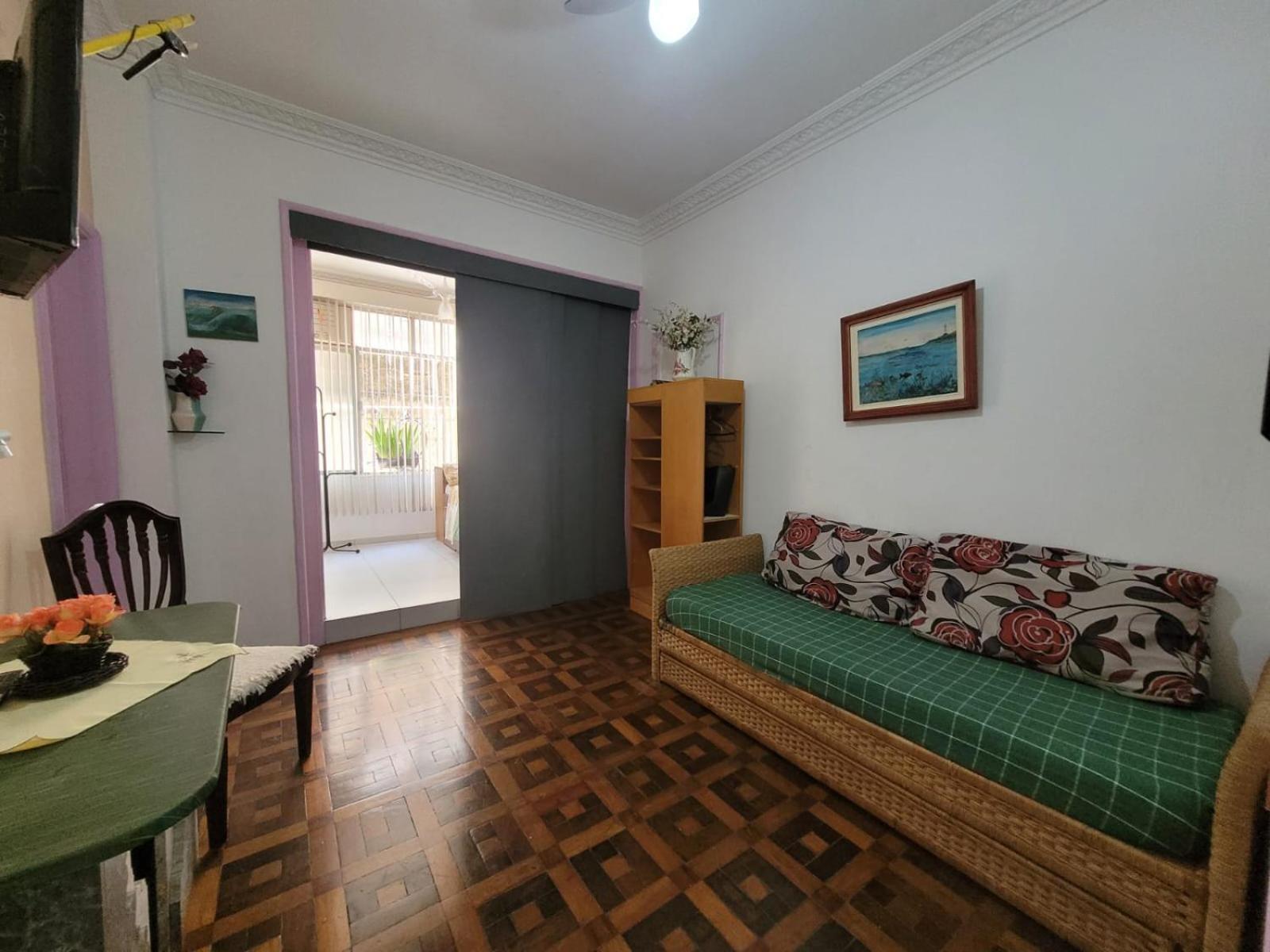 Andie House Lapa